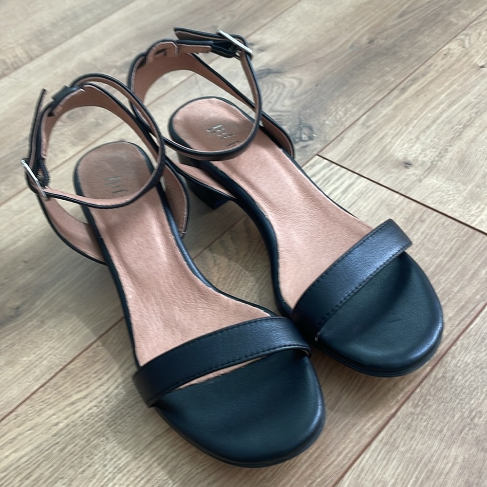 Black J. Jill Women's Sandals - Picture 3 of 11